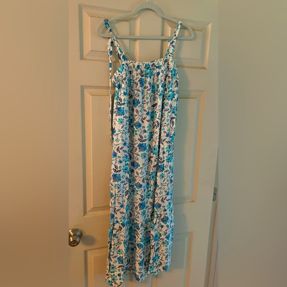 Old Navy Blue and White Floral Dress